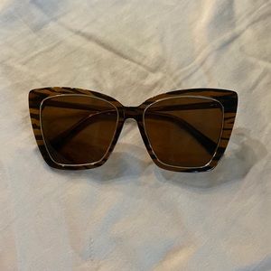 Diff sunglasses! Never worn.